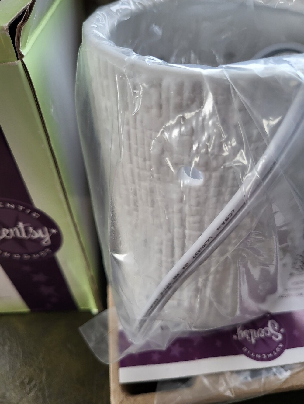 Scentsy Desert Earth Boxed Warmer in White. New In Box